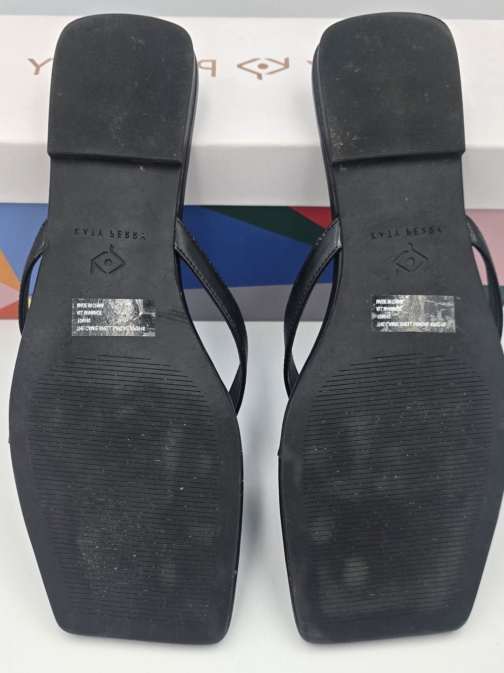 Katie Perry-The Camie Shell Sandal - Black. Women's Size 10 - Picture 6 of 7